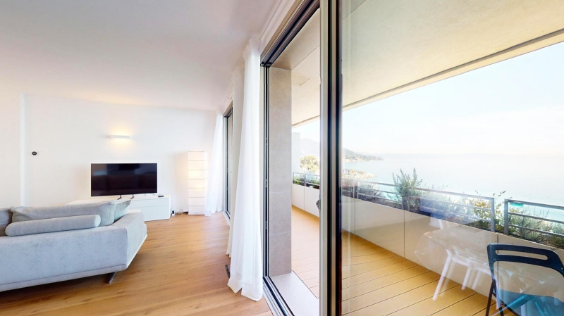 Bilocale con terrazzo a Celle Ligure