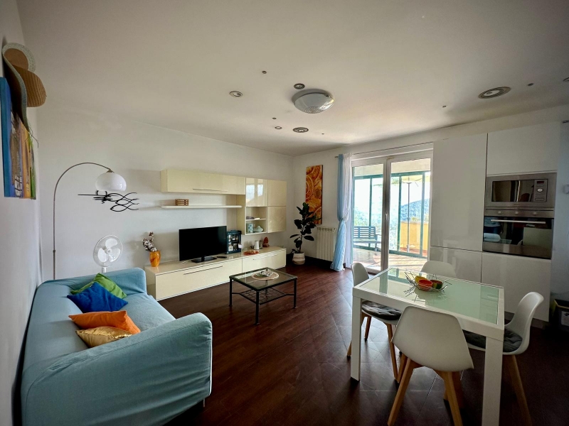 Trilocale con giardino a Celle Ligure