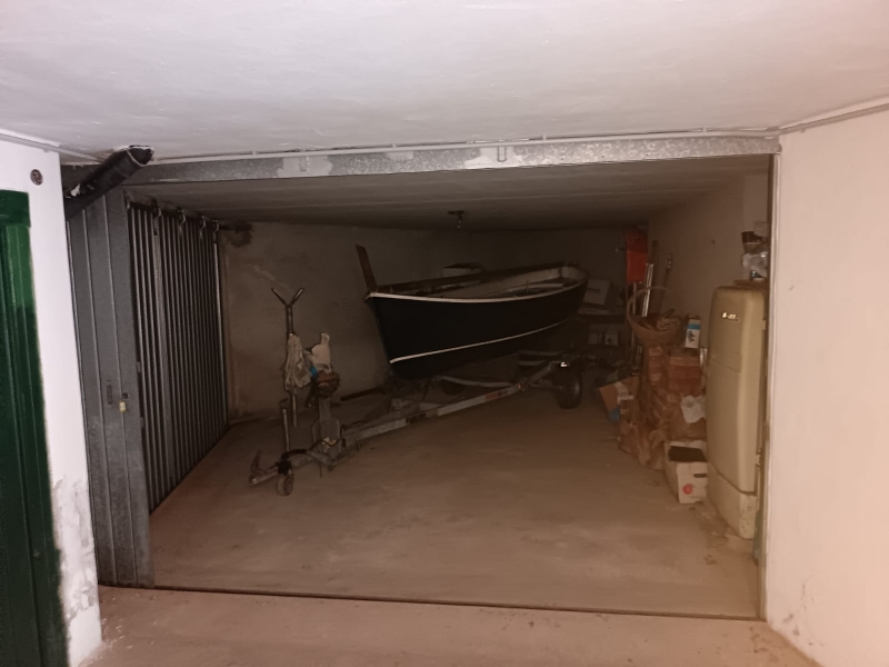 Box/Garage 25mq in vendita a Celle Ligure