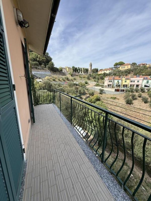 Villa con giardino a Celle Ligure