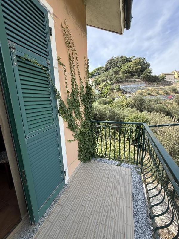 Villa con giardino a Celle Ligure