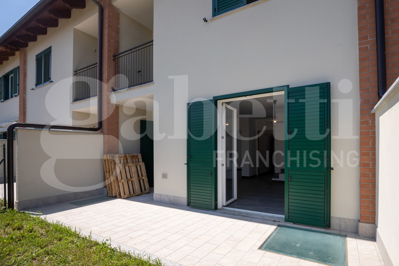 Villa con giardino a Villanova Canavese