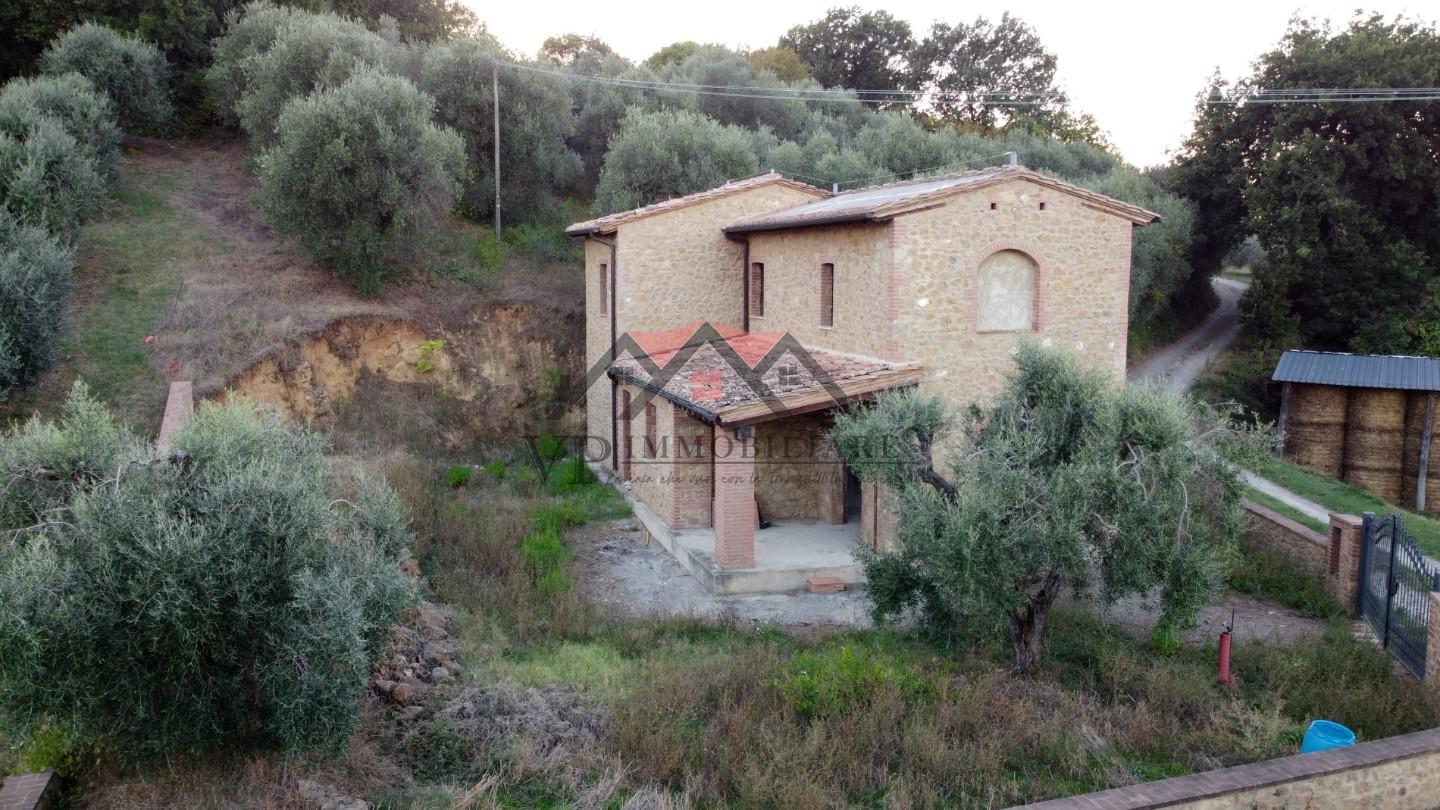 Casa indipendente con giardino a Volterra