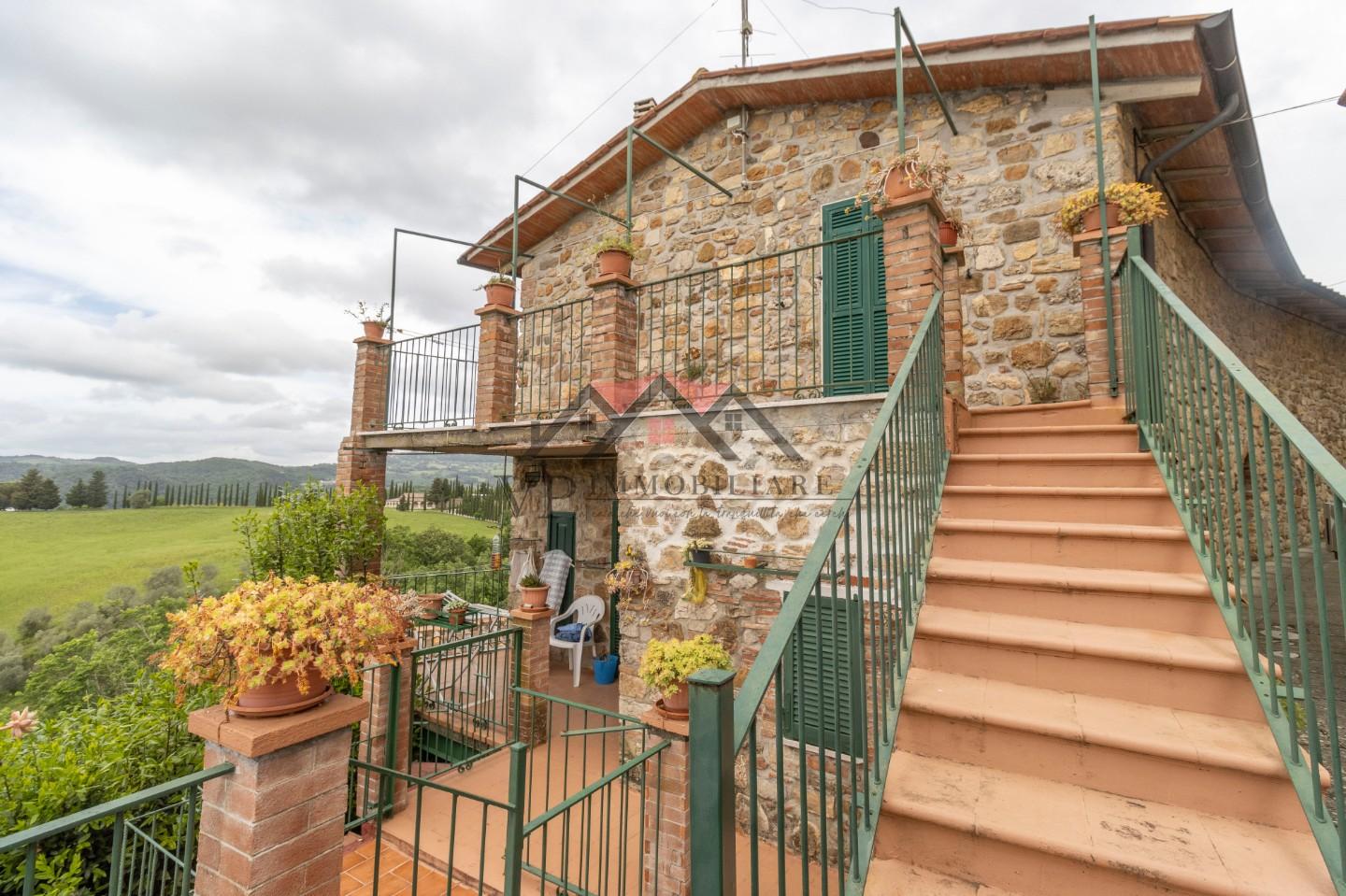 Casa indipendente con giardino, Castelnuovo di Val di Cecina leccia