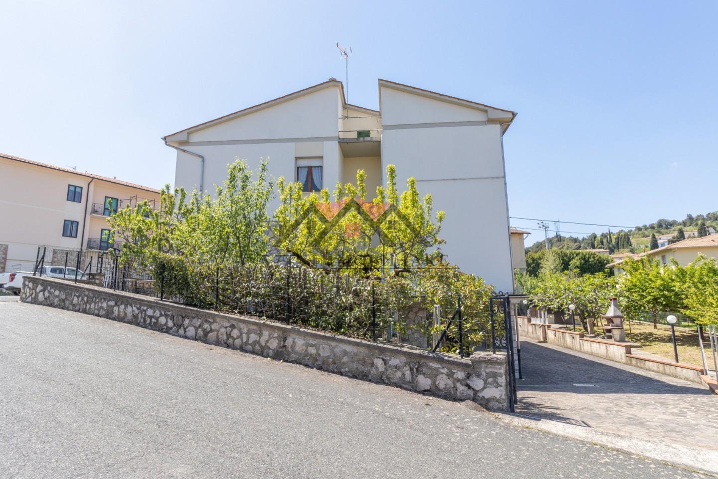 Casa indipendente con giardino a Castelnuovo di Val di Cecina