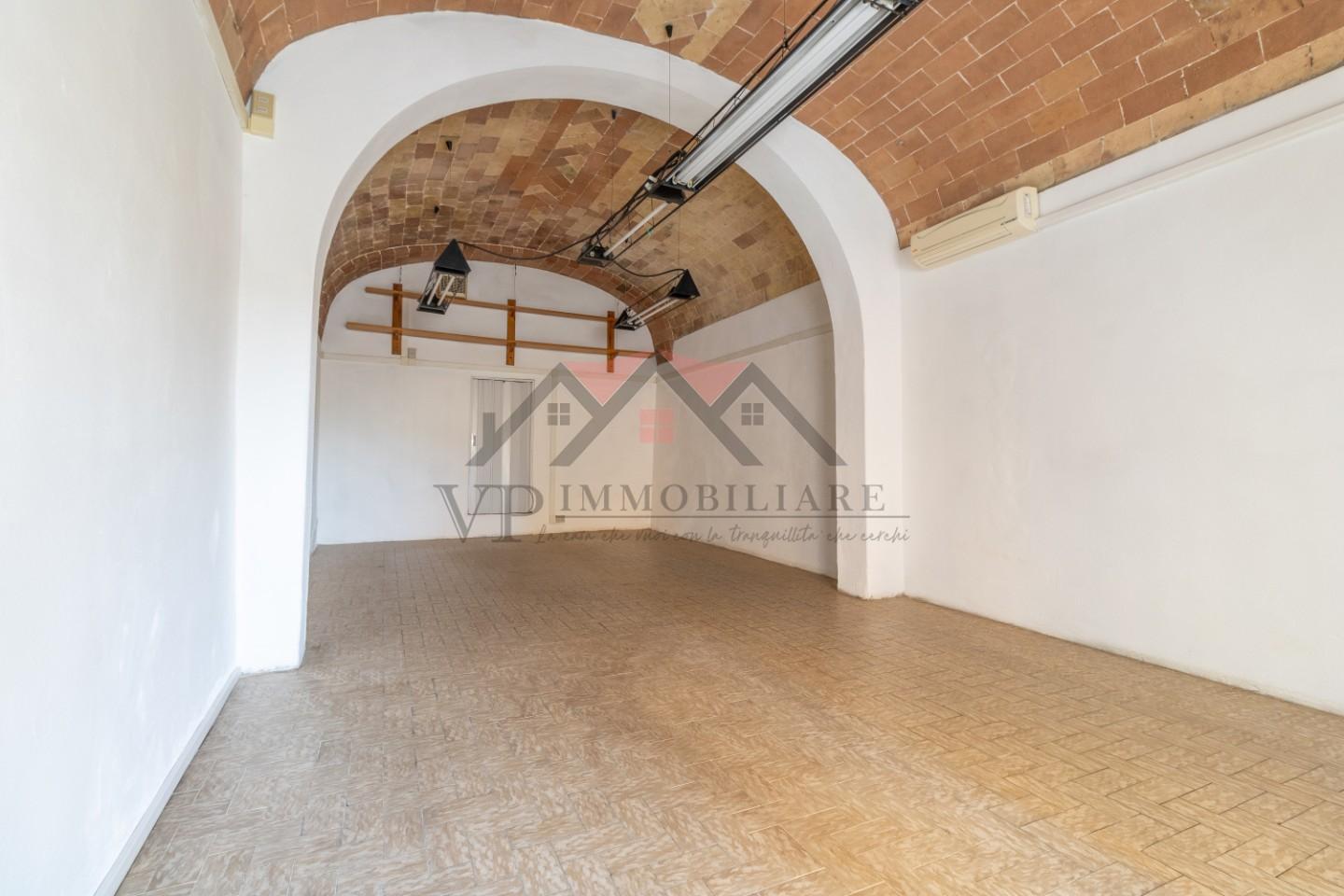 Locale commerciale in vendita a Pomarance