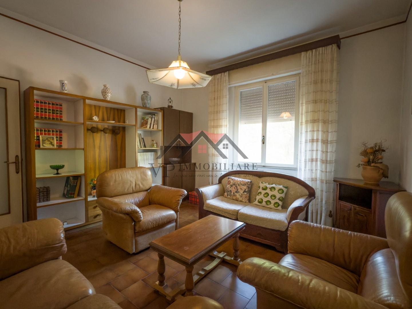 Appartamento con terrazzo, Volterra saline