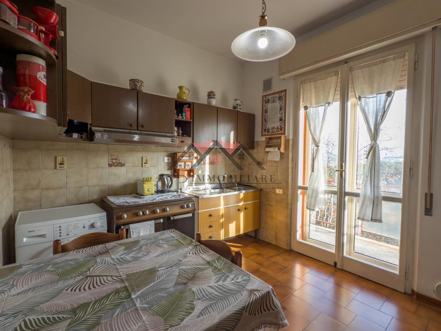 Appartamento con terrazzo, Volterra saline