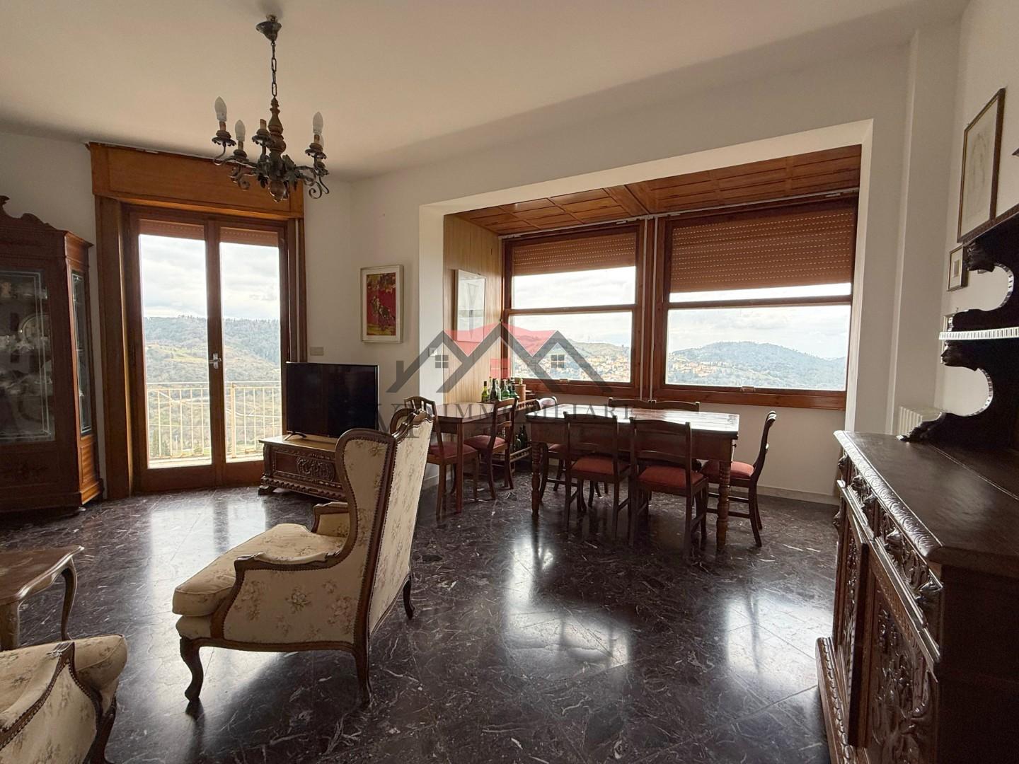 Appartamento con terrazzi, Pomarance larderello