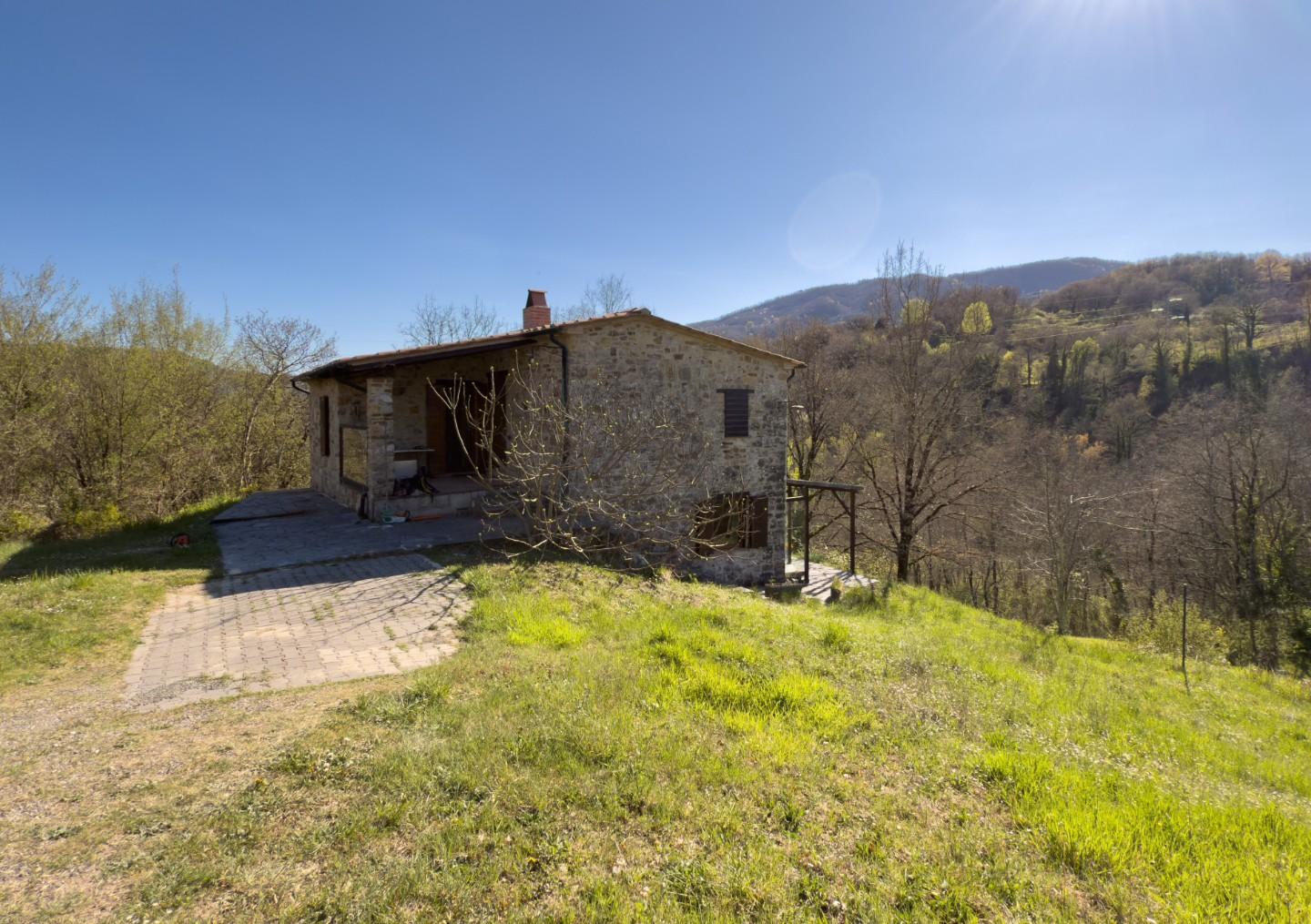 Casa indipendente con giardino a Castelnuovo di Val di Cecina