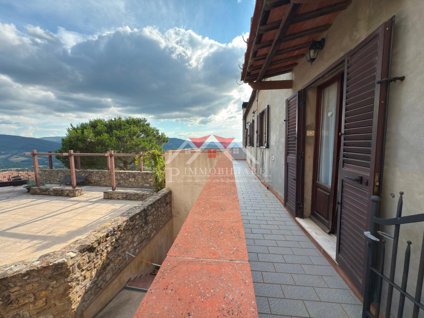 Quadrilocale con terrazzo, Castelnuovo di Val di Cecina montecastelli pisano