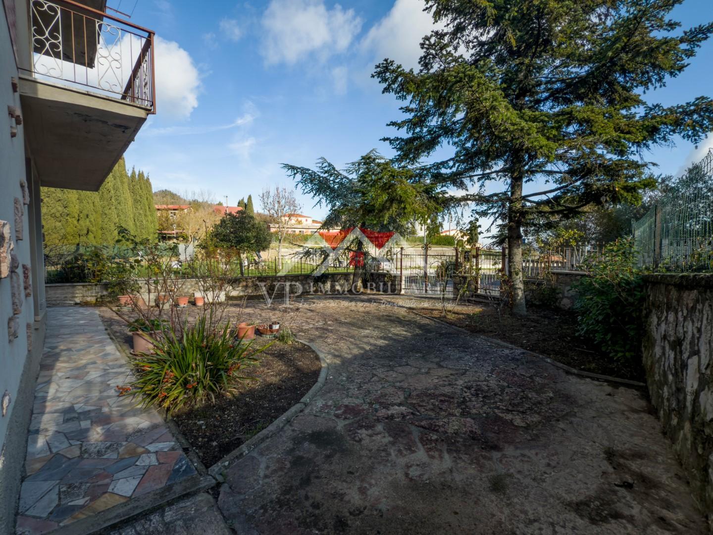Villa Bifamiliare con giardino a Castelnuovo di Val di Cecina