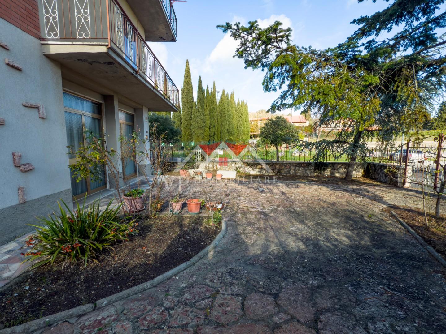 Villa Bifamiliare con giardino a Castelnuovo di Val di Cecina