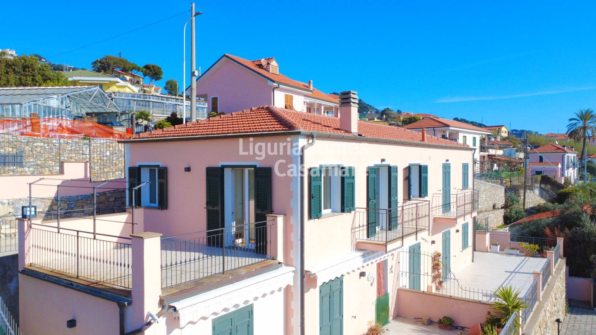 Appartamento in vendita a Cipressa