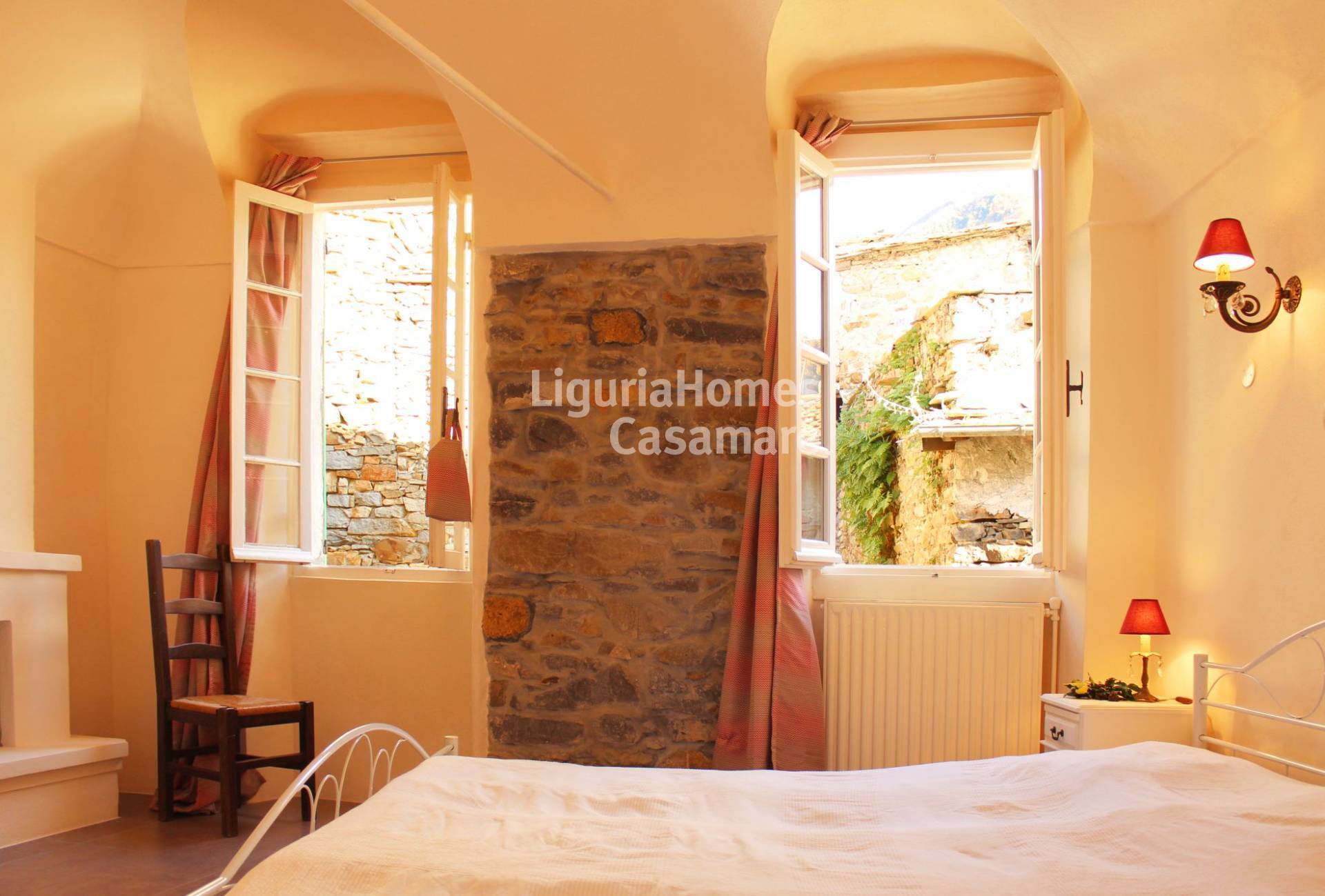 Casa di paese in vendita a Montalto Carpasio
