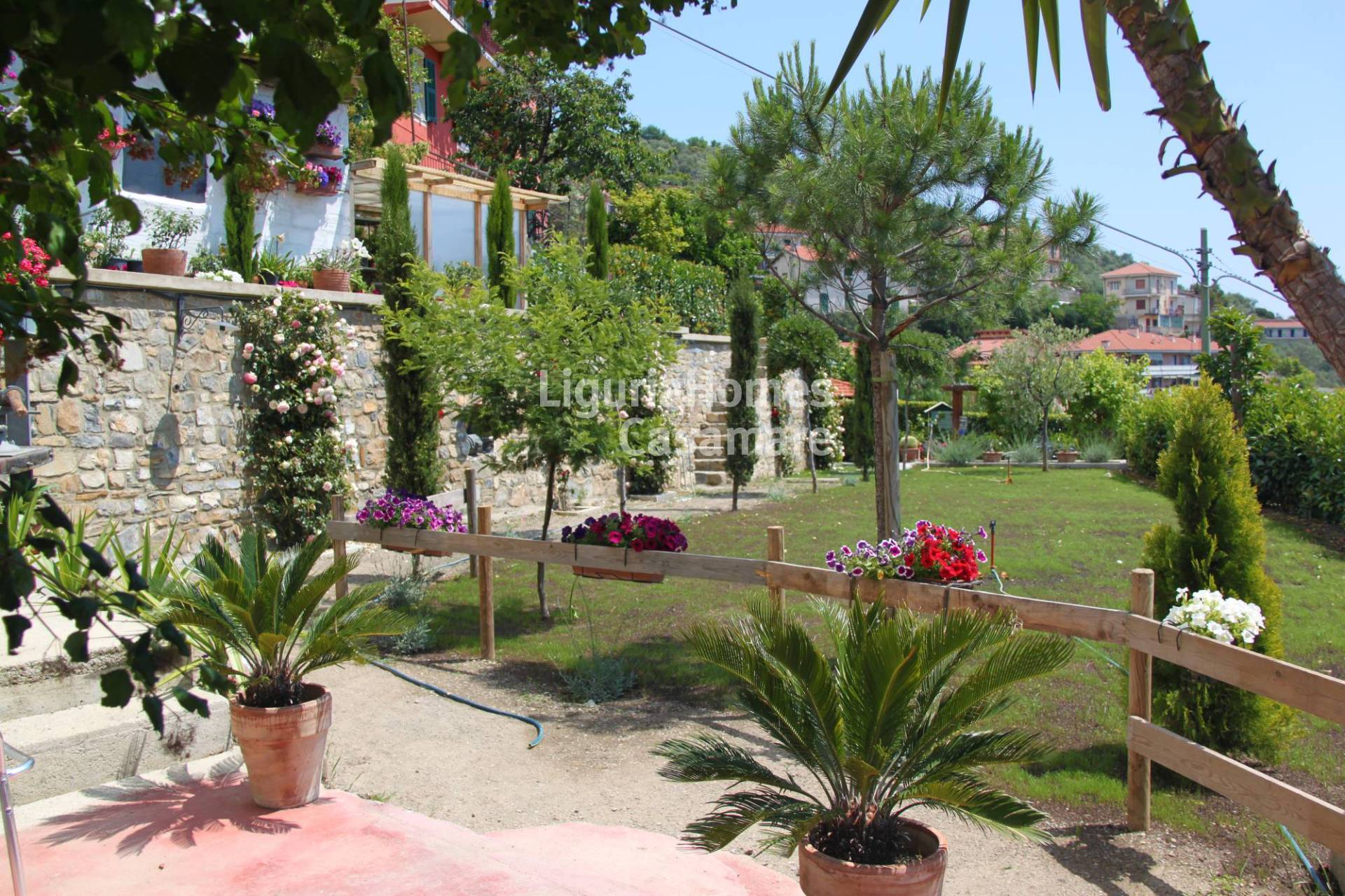 Casa di paese in vendita a Pietrabruna