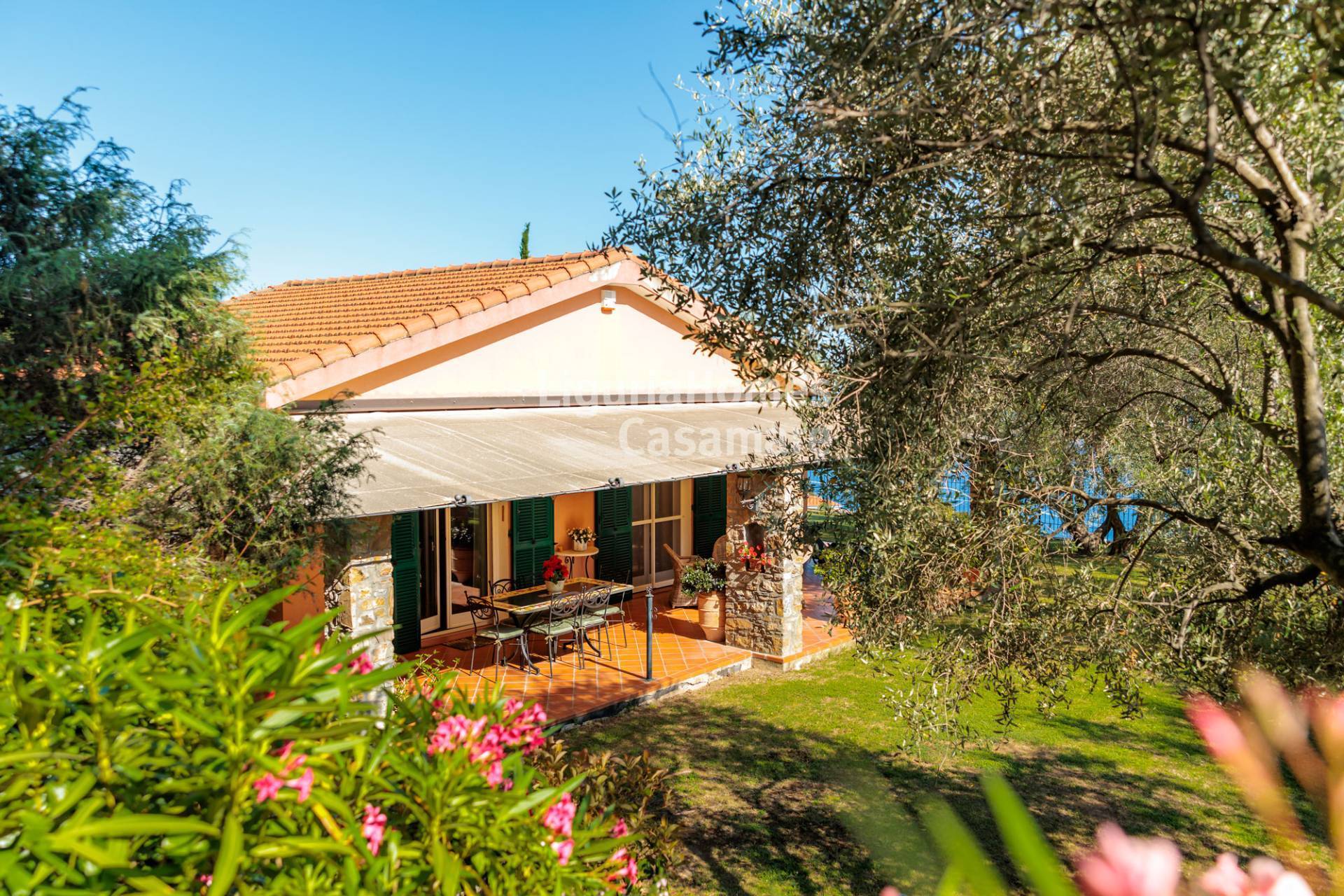 Villa in vendita a Cipressa