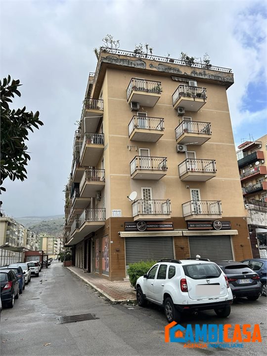 Locale commerciale in vendita a Palermo