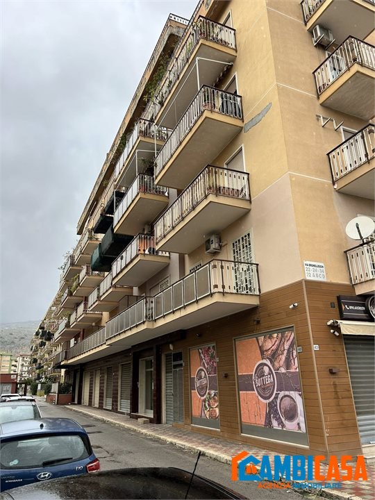 Locale commerciale in vendita a Palermo