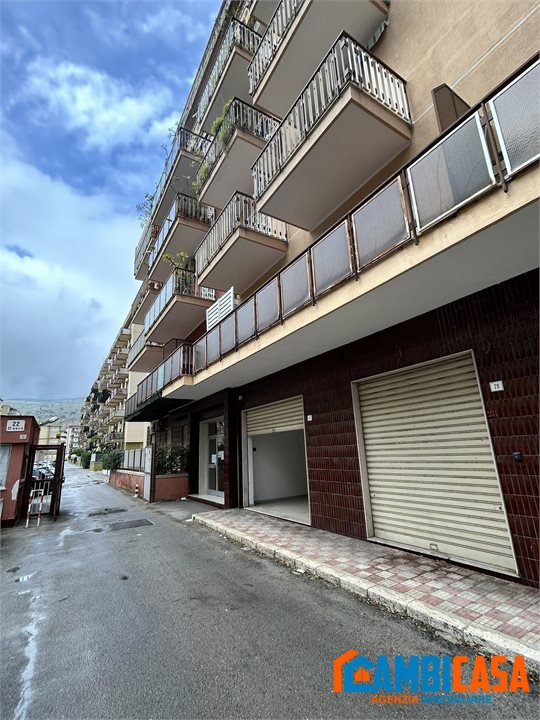 Locale commerciale in vendita a Palermo