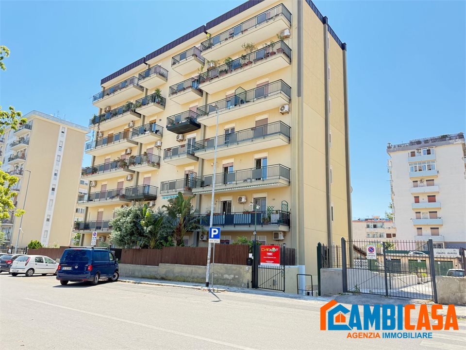 Locale commerciale in vendita a Palermo