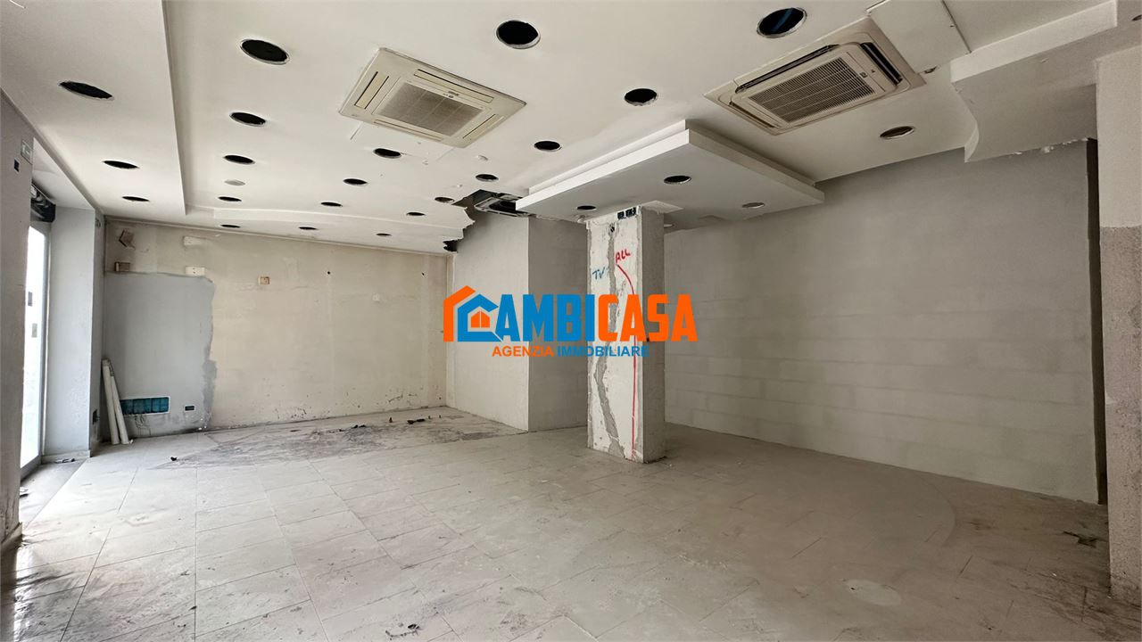 Locale commerciale in affitto a Palermo