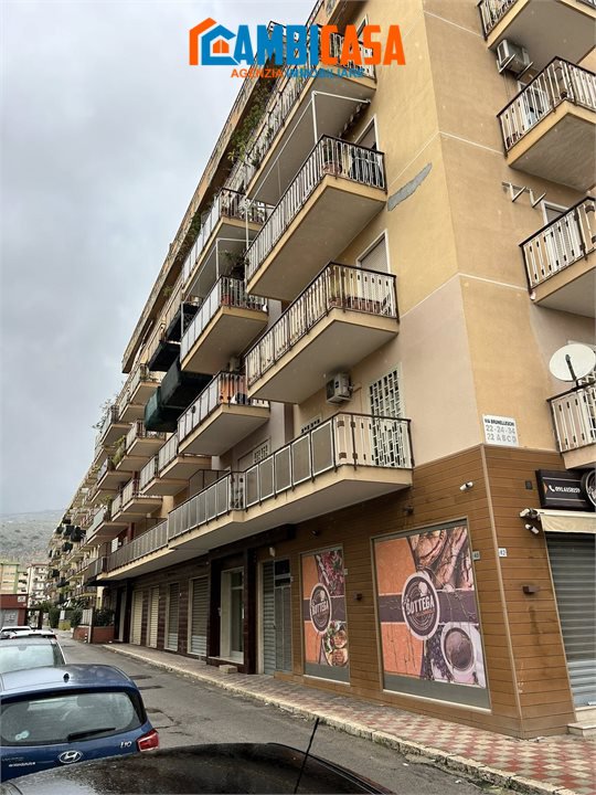 Locale commerciale in vendita a Palermo