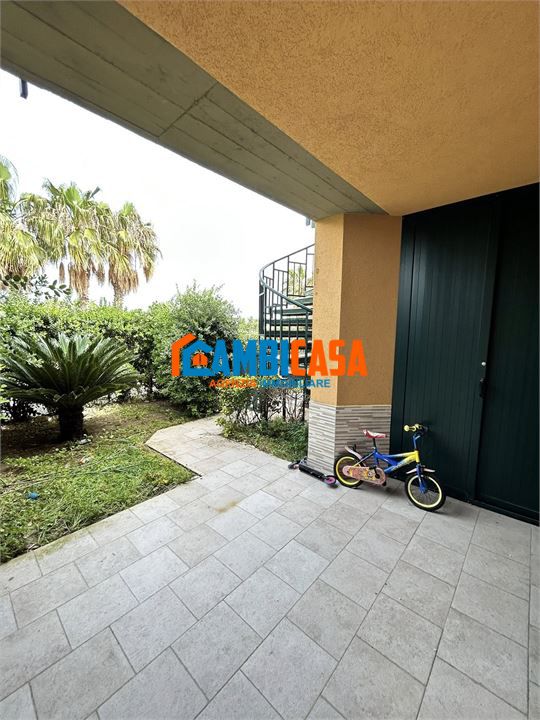 Villa in vendita a Campofelice di Roccella