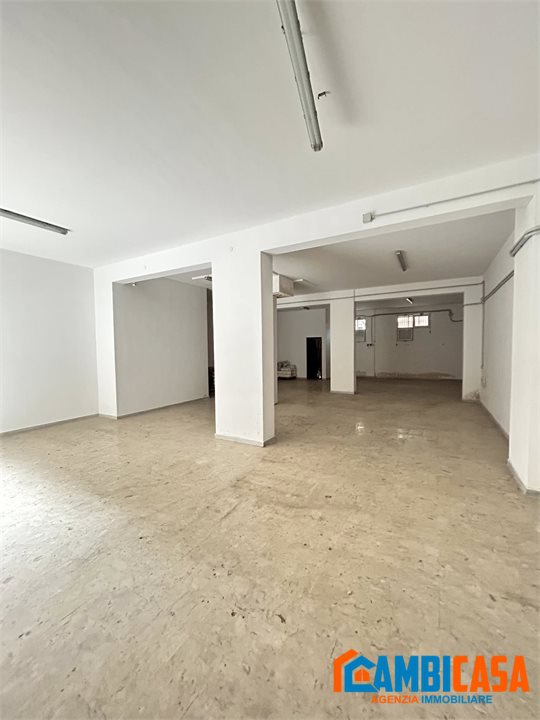 Locale commerciale in vendita a Palermo