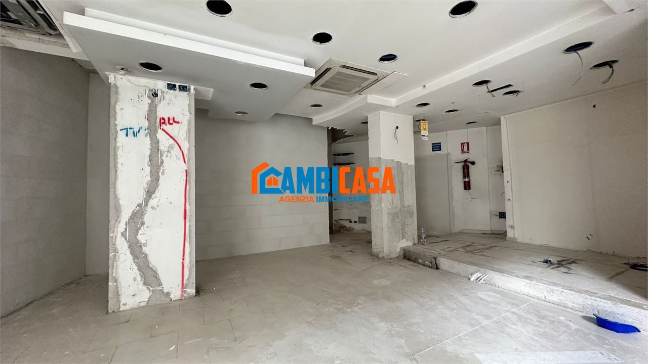 Locale commerciale in affitto a Palermo