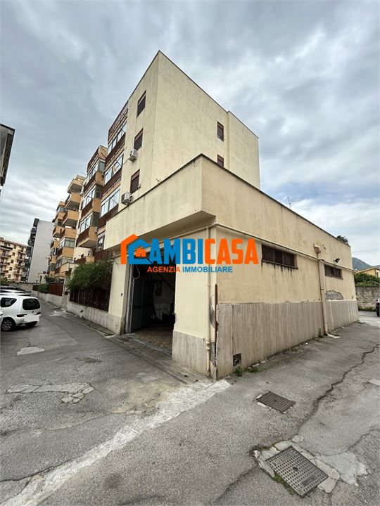 Magazzino in vendita a Palermo