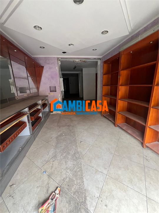 Locale commerciale in vendita a Palermo