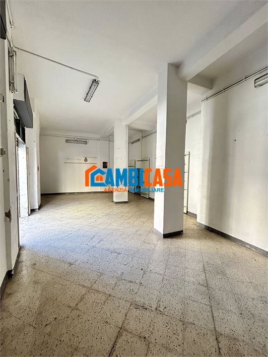 Magazzino in vendita a Palermo