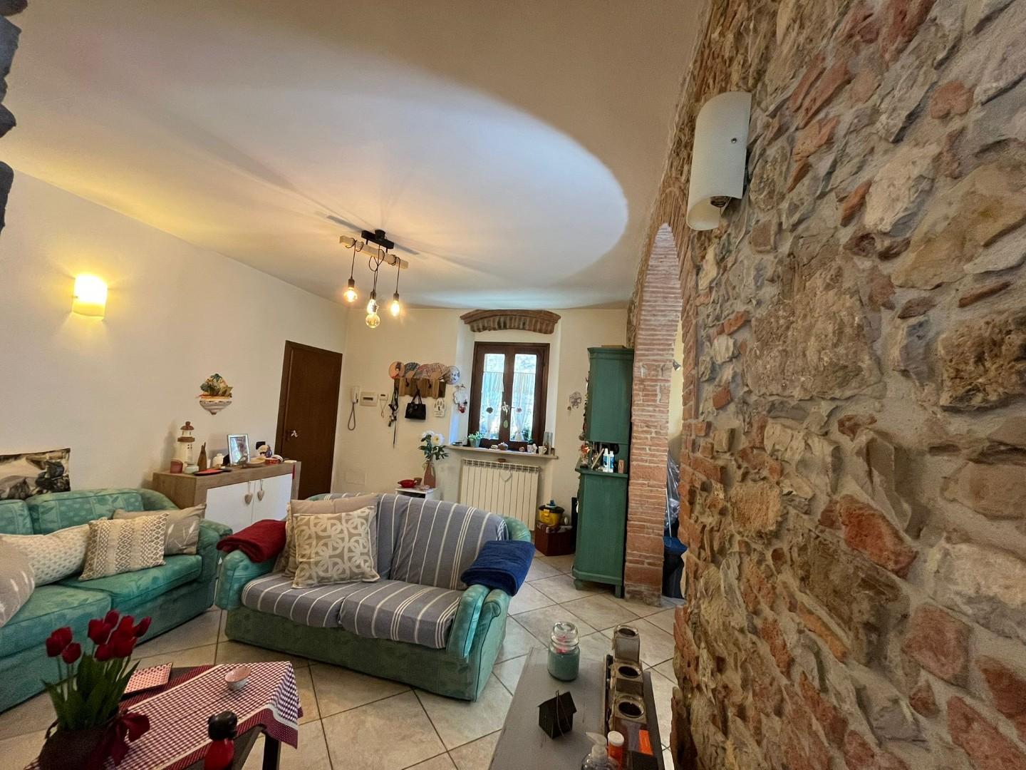 Appartamento in vendita a Suvereto