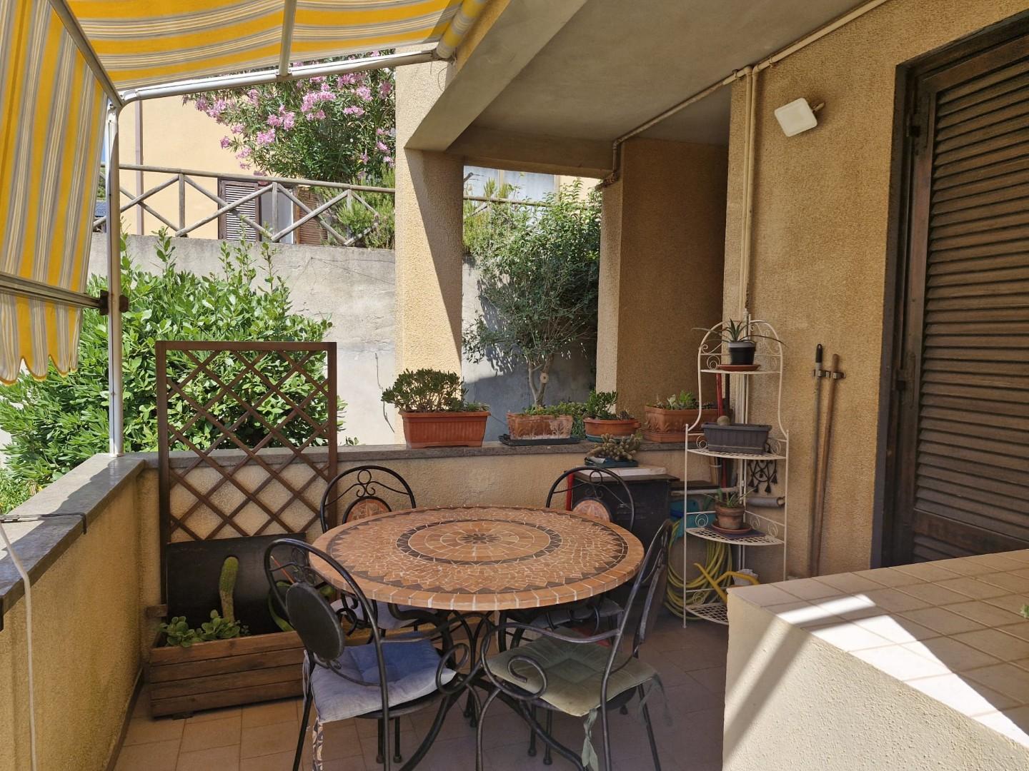 Appartamento con giardino, Piombino salivoli