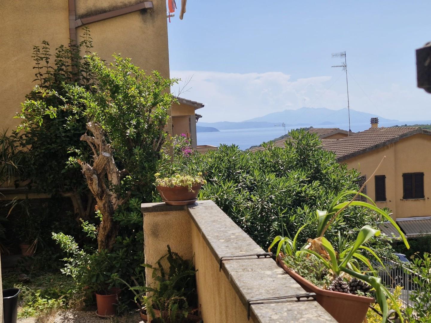 Appartamento con giardino, Piombino salivoli