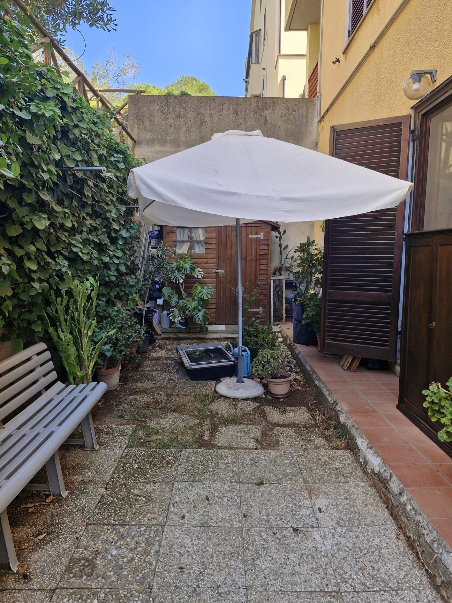 Appartamento con giardino, Piombino salivoli