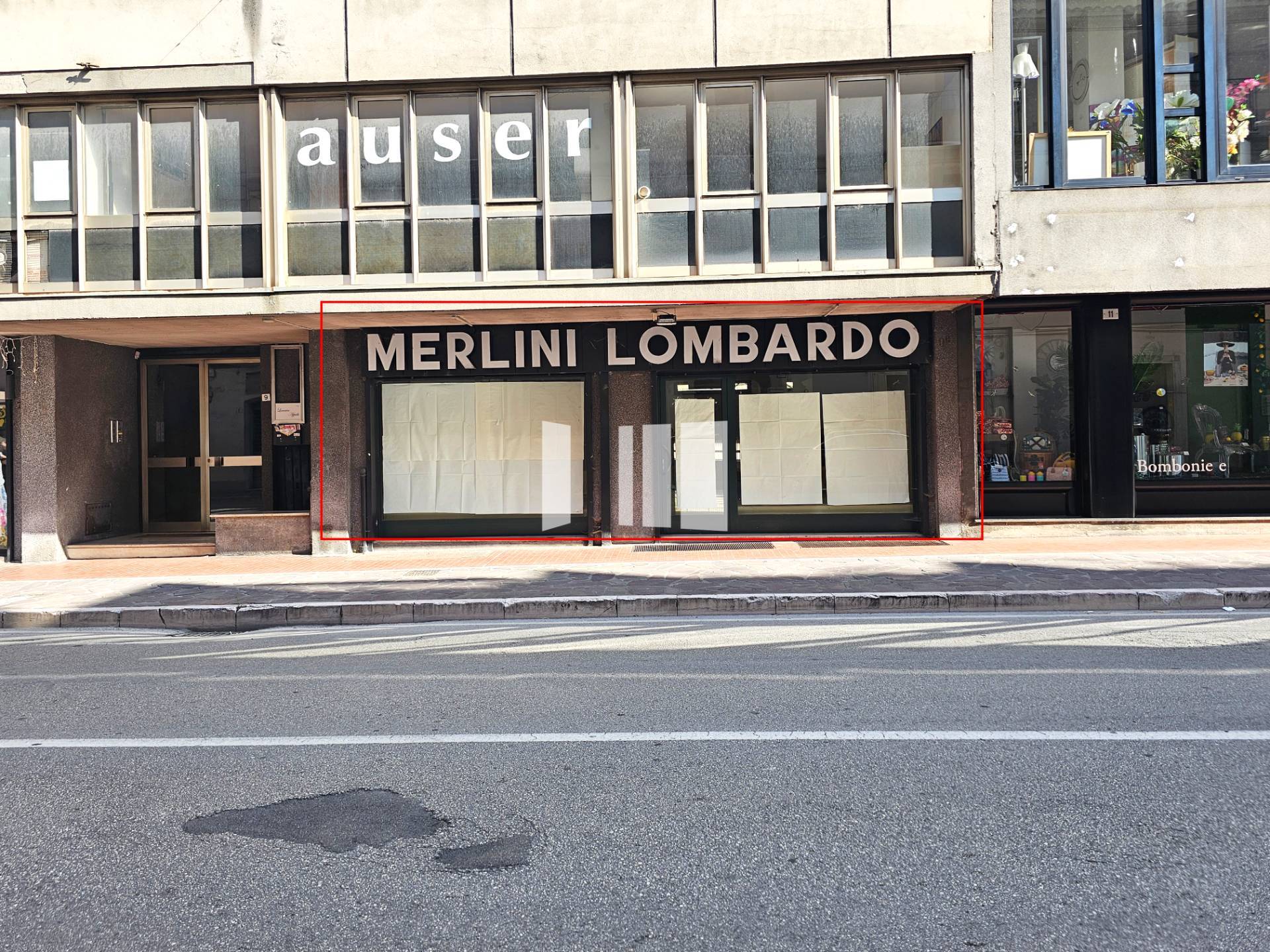 Locale commerciale in affitto a Teramo, Centro