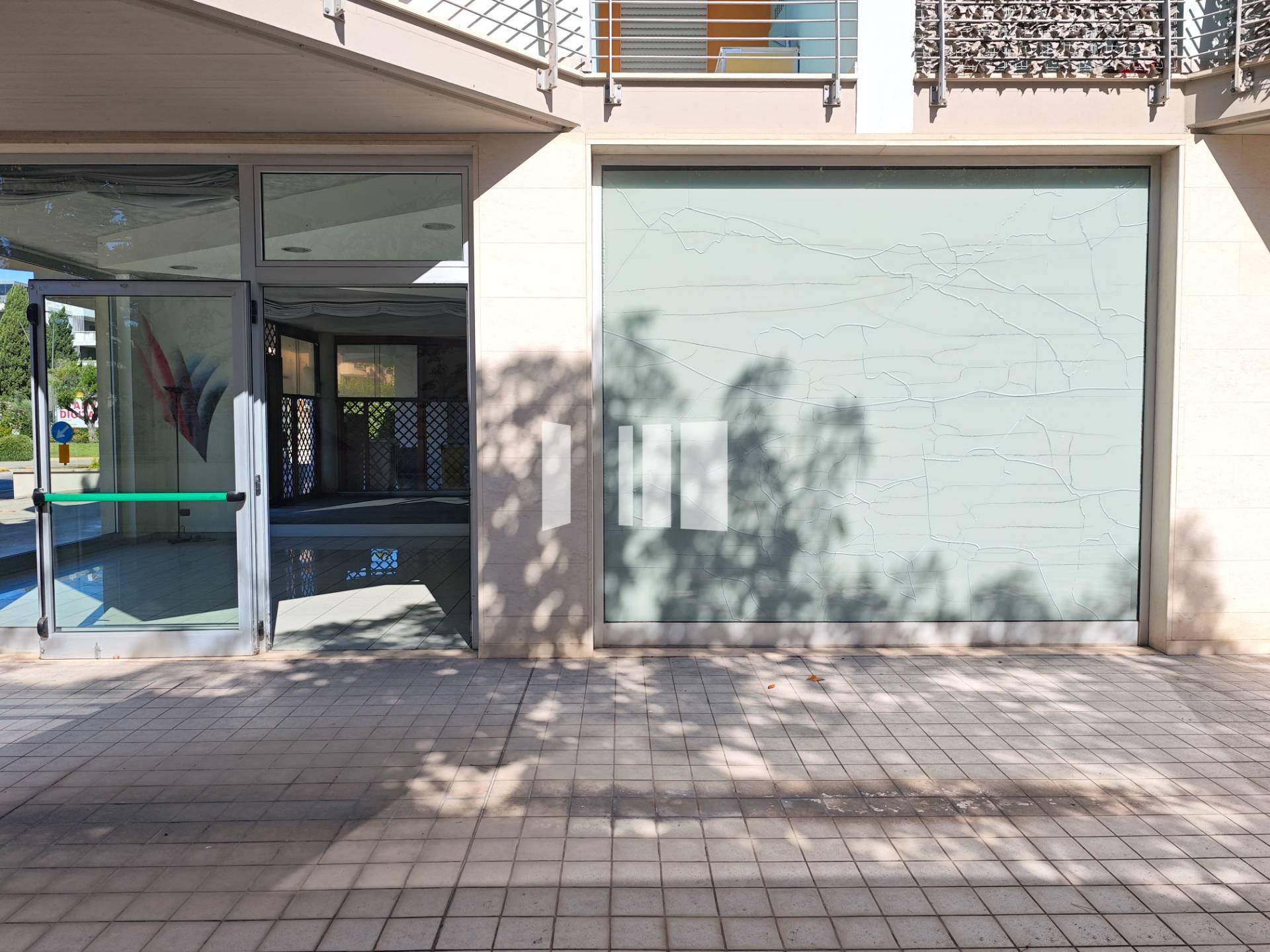 Locale commerciale in affitto a Roseto degli Abruzzi