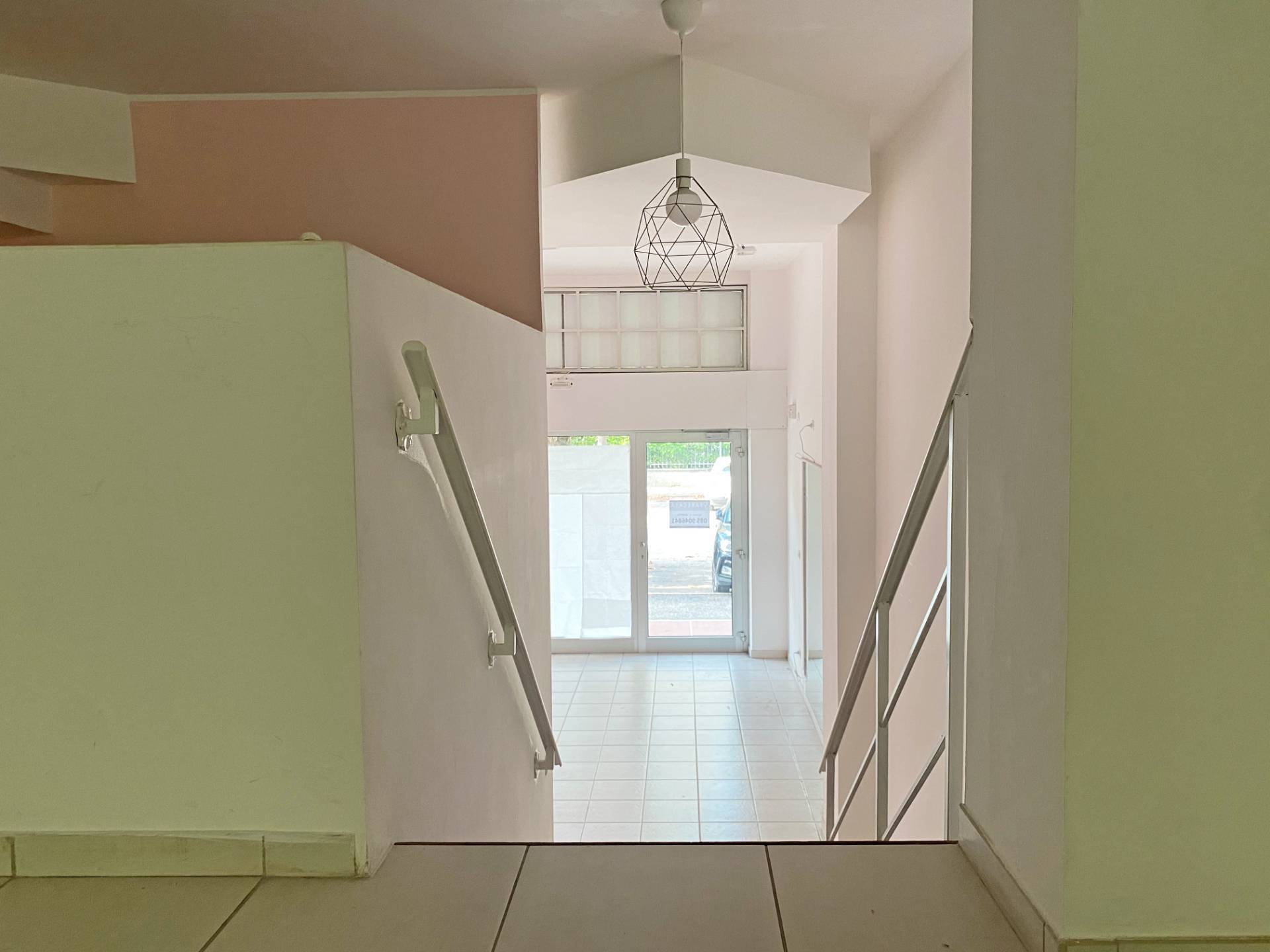 Locale commerciale in affitto a Giulianova, Giulianova Lido