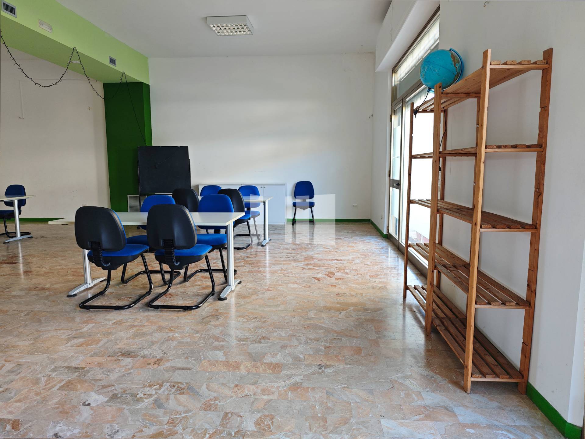 Locale commerciale in vendita a Giulianova, Giulianova Lido