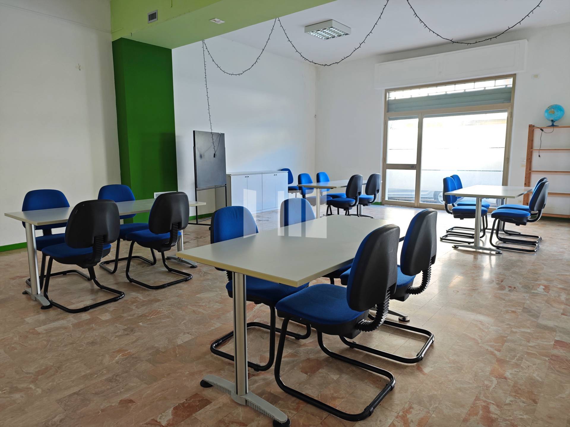 Locale commerciale in vendita a Giulianova, Giulianova Lido