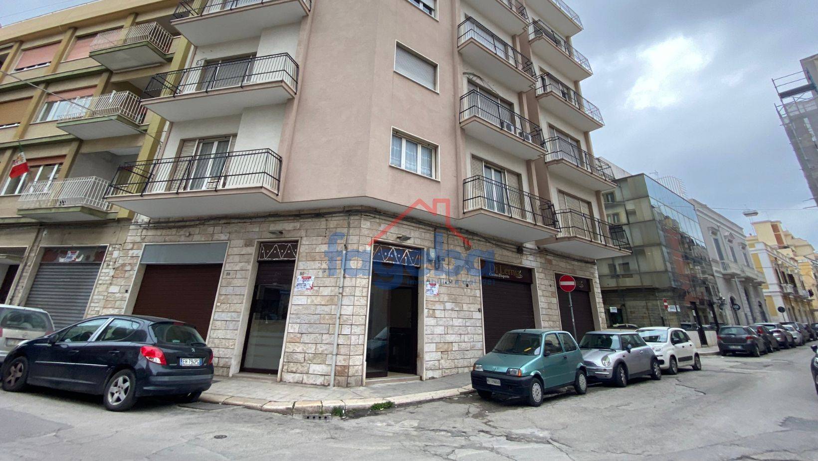 Locale commerciale in affitto a Trani, CENTRO