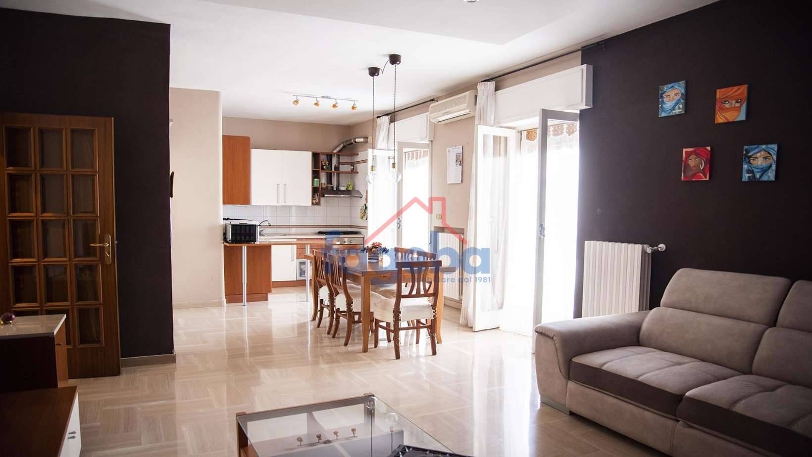 Appartamento in vendita a Trani, CENTRO