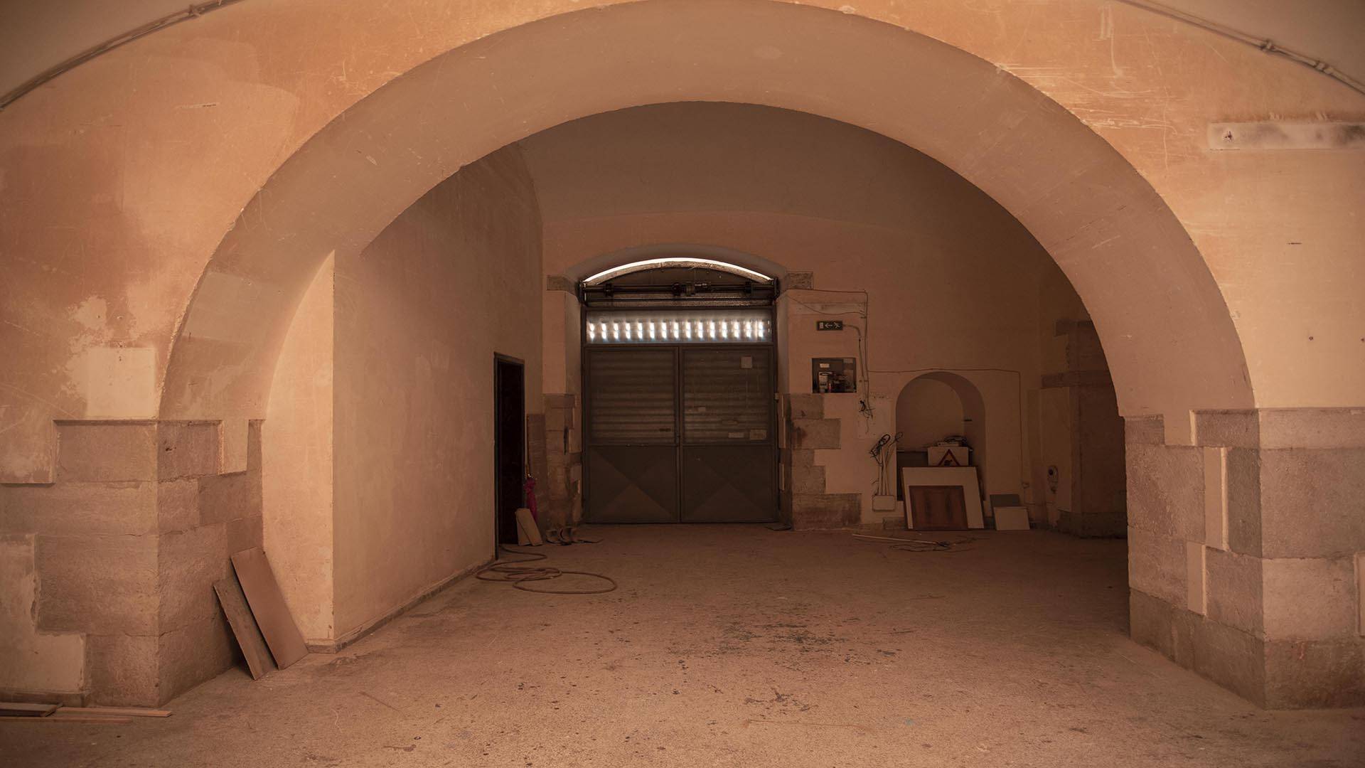 Locale commerciale in affitto a Trani, NORD