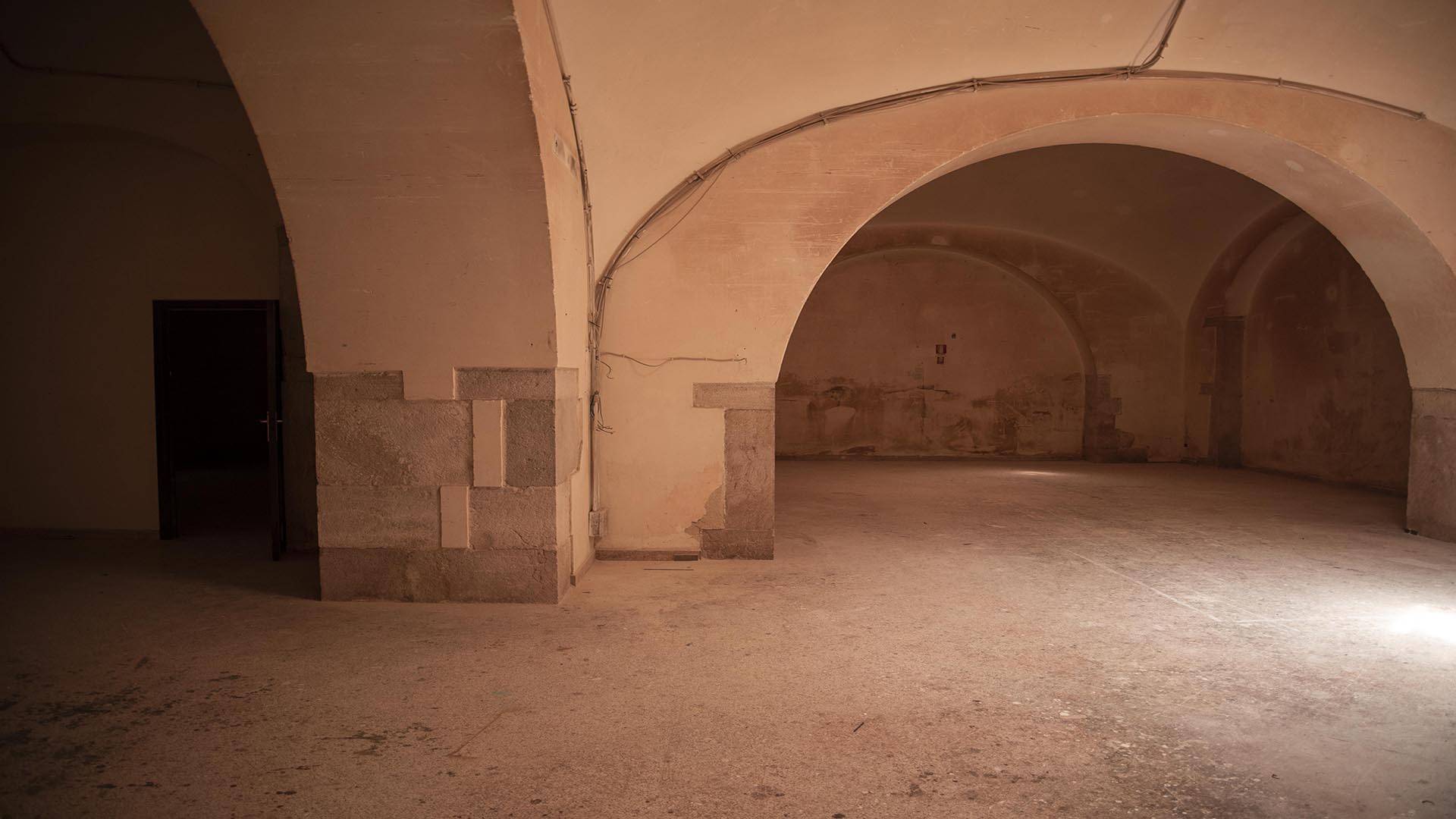 Locale commerciale in affitto a Trani, NORD