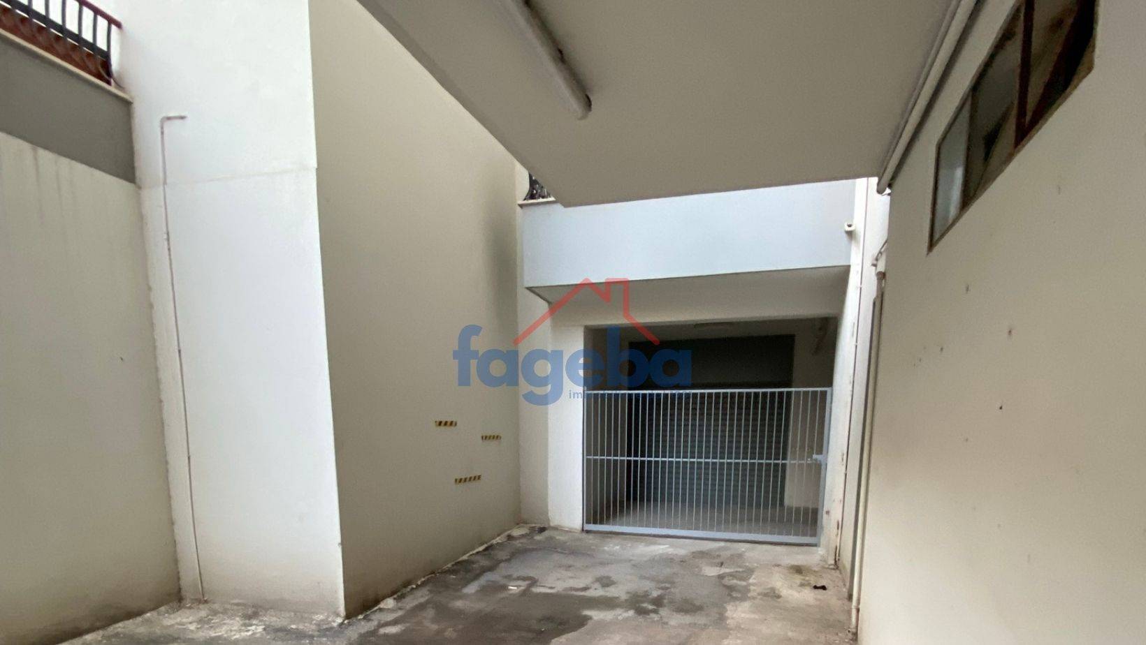 Deposito in vendita a Trani, SUD