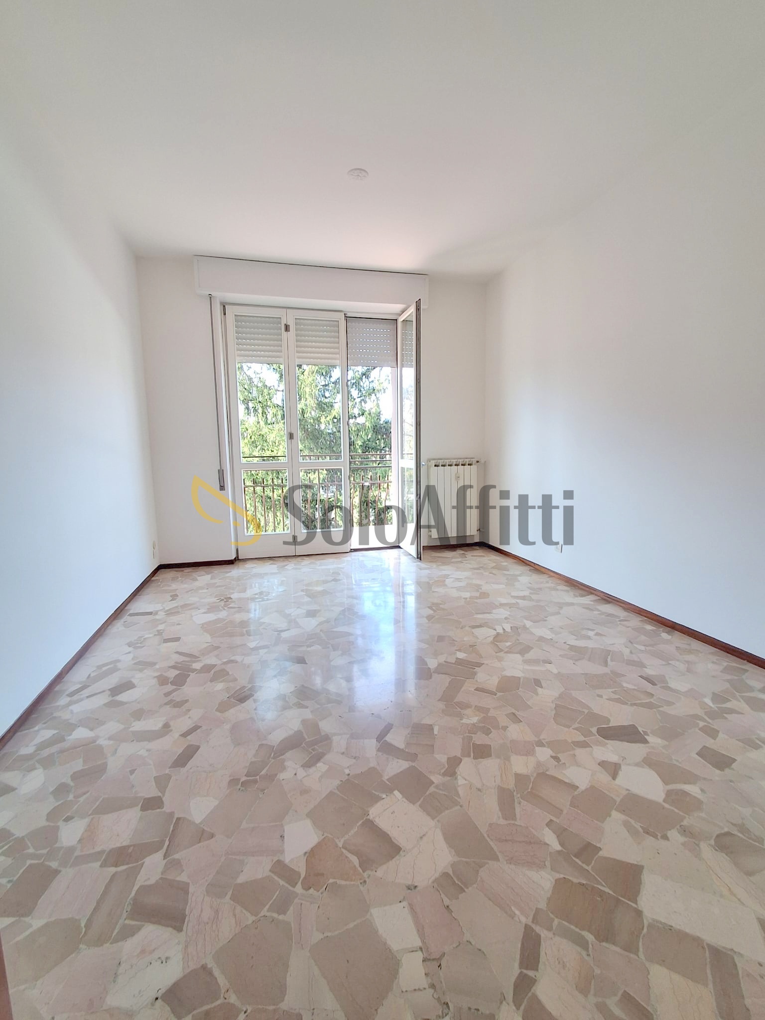 Quadrilocale con box in via montelungo 23, Como