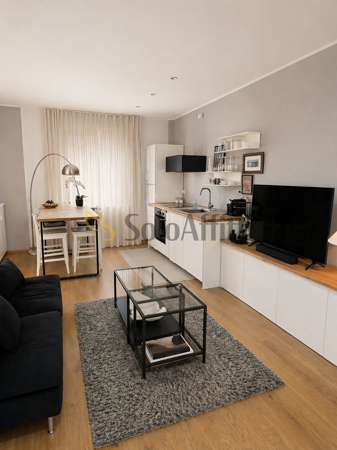 Bilocale ristrutturato in via napo torriani 25, Como