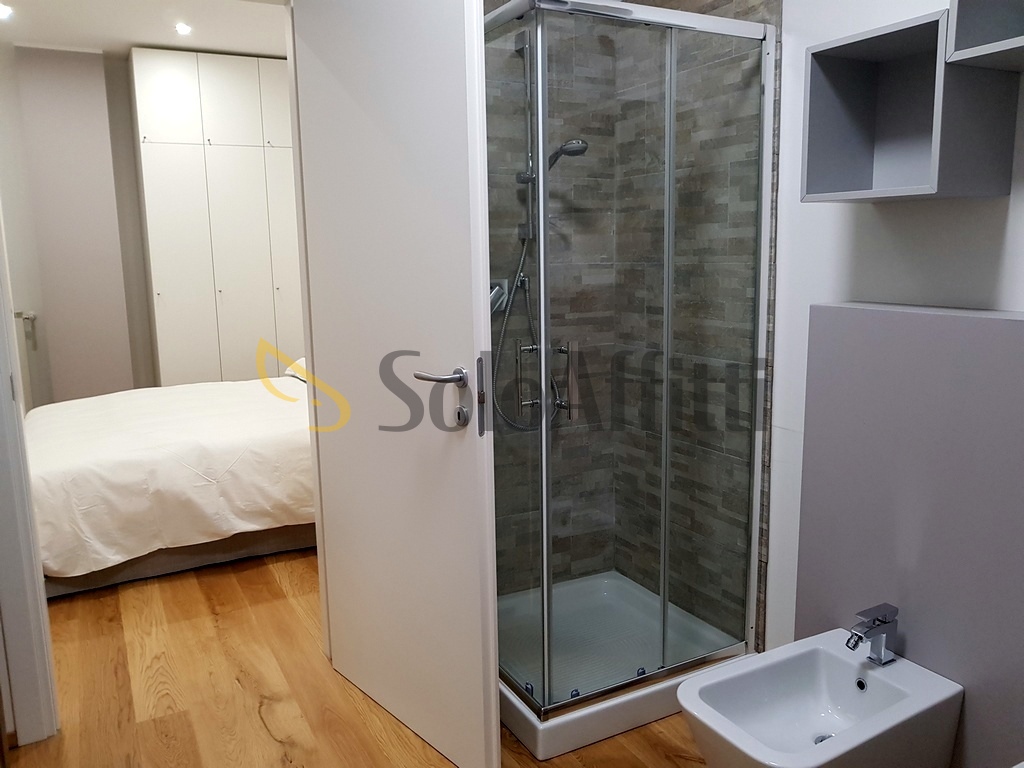 Bilocale ristrutturato in via napo torriani 25, Como